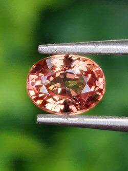 พลอย ซองเจีย ส้มอมชมพู (Pinkish Orange Sapphire) 1.10 กะรัต (Cts.) พลอยแท้ อัญมณีมงคลประจําวันเกิด เครื่องประดับพลอย