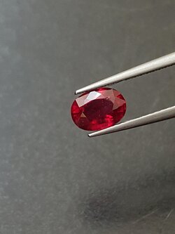 พลอยทับทิม (Ruby) 1.35 กะรัต (Cts.) พลอยแท้ อัญมณีมงคลประจําวันเกิด เครื่องประดับพลอย