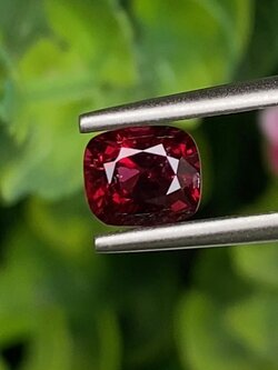 พลอย สปิเนล (Spinel) 0.87 กะรัต (Cts.) ดิบ (Unheated) พลอยแท้ อัญมณีมงคลประจําวันเกิด เครื่องประดับพลอย