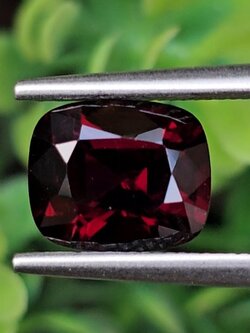 พลอย สปิเนล (Spinel) 2.39 กะรัต (Cts.) ดิบ (Unheated) พลอยแท้ อัญมณีมงคลประจําวันเกิด เครื่องประดับพลอย