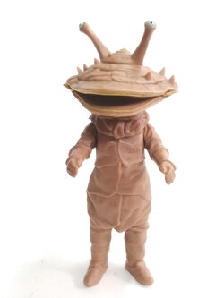 สปาร์คดอล ไม่มีสติ๊กเกอร์ 5.5 นิ้ว คาเนก้อน จาก ซีรีย์ อุลตร้า Q ขนาดตามรูป มีรอยบ้าง