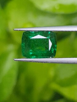 พลอย ซาโวไรท์ Tsavorite Garnet 2.33กะรัต (Cts.) ดิบ Unheated.