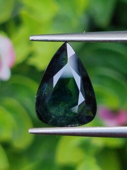 พลอย เขียวส่อง (ฺBluish Green Sapphire) 2.69 กะรัต (Cts.) ดิบ Unheated พลอยแท้ อัญมณีมงคลประจําวันเกิด เครื่องประดับพลอย