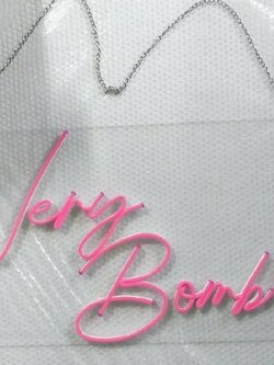 ป้ายไฟนีออน LED อะคริลิคใสรองหลัง