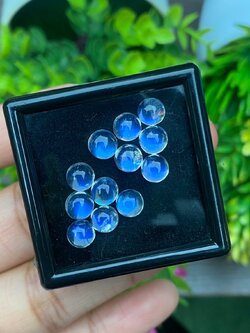 พลอย มุกดาหาร เรนโบว์ มูนสโตน Rainbow Moonstone 13.78 กะรัต 12 เม็ด พลอยแท้ อัญมณีมงคลประจําวันเกิด เครื่องประดับพลอย