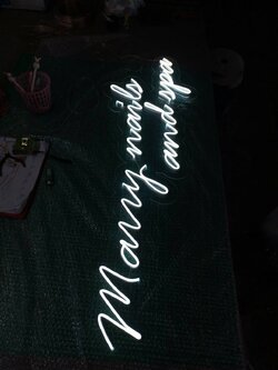 งานป้ายไฟนีออนดัด LED แสงสีขาว อะคริลิครองหลัง