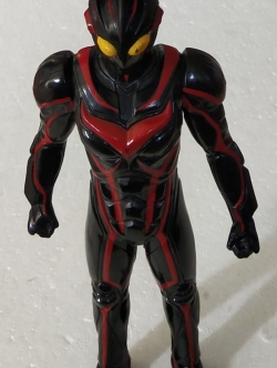 ของสะสม **สีตาถลอกตามภาพ ซอฟ 7นิ้ว ดาร์คซากิ ตัวร้ายจากอุลตร้าแมนโนอา Dark Saki, Ultraman NOA สภาพดี