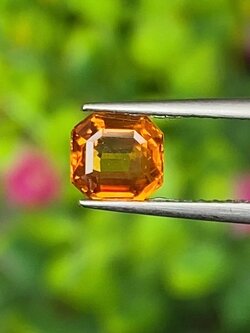 พลอย บุษราคัม Yellow Sapphire 1.03 กะรัต (Cts.) พลอยแท้ อัญมณีมงคลประจําวันเกิด เครื่องประดับพลอย