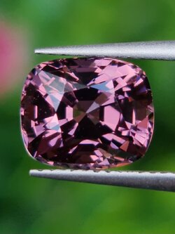 พลอย สปิเนล พม่า Spinel Myanmar 2.04 กะรัต (Cts.) ดิบ Unheated พลอยแท้ อัญมณีมงคลประจําวันเกิด เครื่องประดับพลอย