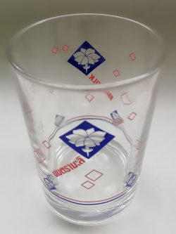 ของเก่าสะสม แก้วน้ำของสะสมจากนมตรามะลิ พิมพ์ลาย นมตรามะลิ และ MALI MILK และโลโก้ เส้นผ่าศุนย์กลางประมาณ 7 cm. ความสูงประมาณ 10 cm.