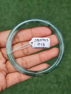JB0703-013 หยก พม่า แท้ Jade กำไลหยก (Jadeite bracelet) พม่า (Myanmar) 59.3 มม.