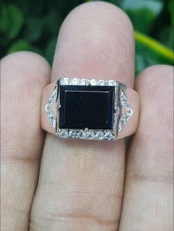 หยก พม่า แท้ Jade แหวนหยก หยกส่องเขียว (ฺBlack jadeite) ดิบ (Size) 58 ไม่ผ่านการปรับปรุง (Type A) พม่า (Myanmar)