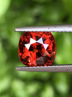 พลอย เพทาย Natural Zircon 4.38 กะรัต (Cts.) พร้อมใบเซอร์ พลอยแท้ อัญมณีมงคลประจําวันเกิด เครื่องประดับพลอย