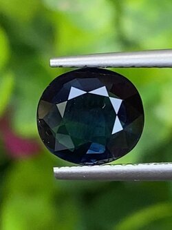 พลอย ไพลิน Blue Sapphire 2.02 กะรัต (Cts.) พลอยแท้ อัญมณีมงคลประจําวันเกิด เครื่องประดับพลอย