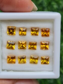 พลอย บุษราคัม yellow sapphire 3.55 กะรัต (Cts.) 12 เม็ด (Pcs.) พลอยแท้ อัญมณีมงคลประจําวันเกิด เครื่องประดับพลอย