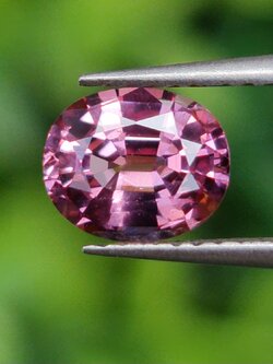 พลอย สปิเนล Spinel 0.84 กะรัต (Cts.) ดิบ Unheated พลอยแท้ อัญมณีมงคลประจําวันเกิด เครื่องประดับพลอย