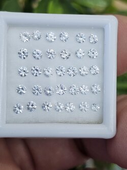 พลอย เพทาย Natural Zircon 3.00 กะรัต (Cts.) 33 เม็ด (Pcs.) พลอยแท้ อัญมณีมงคลประจําวันเกิด เครื่องประดับพลอย