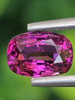 พลอย อุมบาไลต์ การ์เน็ต Umbalite Garnet 1.43 กะรัต (Cts.) ดิบ Unheated ลอยแท้ อัญมณีมงคลประจําวันเกิด เครื่องประดับพลอย