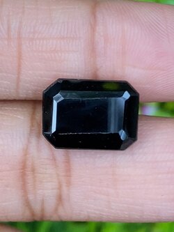 พลอย นิล แบล็ค สปิเนล (Black Spinel) 18.90 กะรัต (Cts.) พลอยแท้ อัญมณีมงคลประจําวันเกิด เครื่องประดับพลอย
