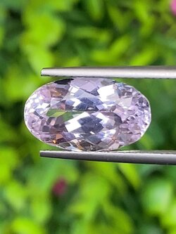 พลอย คุนไซท์ Kunzite 9.05 กะรัต (Cts.) พลอยแท้อัญมณีมงคล ประจําวันเกิด เครื่องประดับพลอย