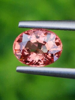 พลอย พัดพารัดชา Padparadscha Sapphire 1.00 กะรัต (Cts.) พร้อมใบเซอร์ พลอยแท้ อัญมณีมงคลประจําวันเกิด เครื่องประดับพลอย