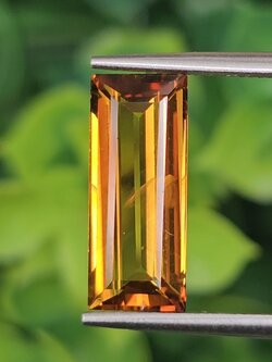พลอย บุษราคัม yellow sapphire 3.83 กะรัต (Cts.) พลอยแท้ อัญมณีมงคลประจําวันเกิด เครื่องประดับพลอย