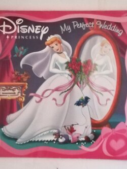 หนังสือนิทานภาพสวยๆจากดิสนีย์ ฉบับภาษาอังกฤษ Disney Princess, My Perfect wedding งานแต่งงานของซินเดอเรลล่า หนังสือขนาด 8 * 8 นิ้ว** มีตำหนิบ้างตามภาพ