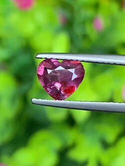 พลอย ทับทิม Ruby sapphire ดิบ1.07 กะรัต (Cts.) พลอยแท้ อัญมณีมงคลประจําวันเกิด เครื่องประดับพลอย