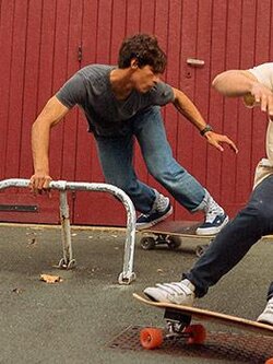 รับซื้อ skateBoard Yow | รับซื้อ surf Skate Yow ให้ราคาดี รับถึงที่ แทบไม่ต้องเทียบราคา