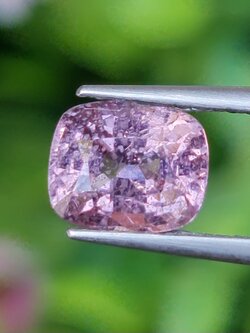 พลอย สปิเนล (Spinel) 1.34 กะรัต (Cts.) ดิบ (Unheated) พลอยแท้ อัญมณีมงคลประจําวันเกิด เครื่องประดับพลอย