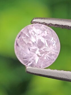 พลอย ชมพู พิ้ง แซฟไฟร์ Pink Sapphire 1.28 กะรัต (Cts.) ดิบ (Unheated) พลอยแท้ อัญมณีมงคลประจําวันเกิด เครื่องประดับพลอย
