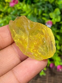 ก้อน เลมอนควอตซ์ Lemon Quartz Rough 102.12 กะรัต (Cts.) พลอยแท้ อัญมณีมงคลประจําวันเกิด เครื่องประดับพลอย