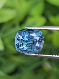 พลอย ไพลิน blue sapphire 2.33 กะรัต(Cts.) ดิบ (Unheated) พลอยแท้ อัญมณีมงคลประจําวันเกิด เครื่องประดับพลอย