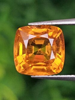 พลอย บุษราคัม Yellow Sapphire 4.00 กะรัต (Cts.) พลอยแท้ อัญมณีมงคลประจําวันเกิด เครื่องประดับพลอย