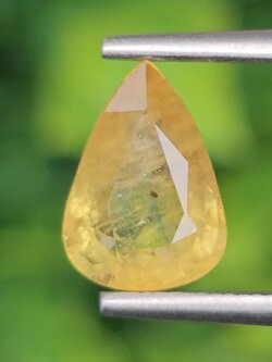 พลอย บุษราคัม yellow sapphire 2.54 กะรัต (Cts.) พลอยแท้ อัญมณีมงคลประจําวันเกิด เครื่องประดับพลอย
