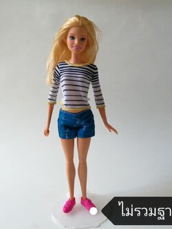 ตุ๊กตาบาร์บี้ขาข้อต่อ งานแท้แมทเทล China 2015 พร้อมชุด **เสื้อมอมแมม มือขวาทำท่ากำเชือกเลี้ยงสุนัข ***ไม่รวมฐาน ไม่มีส่วนใดหลวม