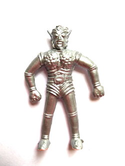 ตุ๊กตุ่นแอ๊นท์ 2.5" แถมถุงถั่ว สีเงินพ่น/ชุบ หุ่นไม่ทราบชื่อ ของเก่า ราวปี 2520