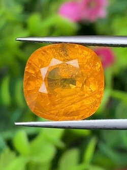 พลอย บุษราคัม yellow sapphire 11.44 กะรัต (Cts.) พร้อมใบเซอร์ พลอยแท้ อัญมณีมงคลประจําวันเกิด เครื่องประดับพลอย