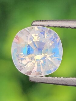 พลอย มูนสโตน เรนโบว์ rainbow moonstone 1.47 กะรัต (cts.) พลอยแท้ อัญมณีมงคลประจําวันเกิด เครื่องประดับพลอย