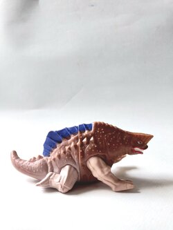 ซอฟ 5.5 นิ้ว สปาร์คดอล สัตว์ประหลาด กวาดอน B ศัตรูของ อุลตร้าแมน สภาพดี มีรอยบ้าง