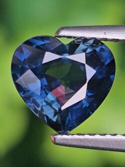 พลอย ไพลิน (Blue Sapphire) 2.21 กะรัต (Cts.) พลอยแท้ อัญมณีมงคลประจําวันเกิด เครื่องประดับพลอย