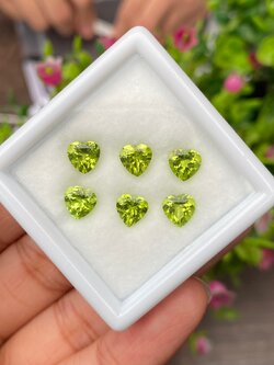 พลอย เพอริดอต Peridot 5.50 กะรัต (Cts.) 6 เม็ด (pcs.) พลอยแท้ อัญมณีมงคลประจําวันเกิด เครื่องประดับพลอย