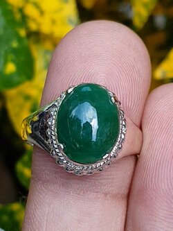 หยก พม่า แท้ Jade แหวนหยก 翡翠戒指 (Jadeite ring) 2.30 กะรัต (Cts.) (Size) 57 ดิบ ไม่ผ่านการปรับปรุง (Type A) พม่า (Myanmar)