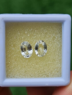 พลอย ขาว ไวท์ แซฟไฟร์ White Sapphire 1.77 กะรัต 2 เม็ด ดิบ Unheated พลอยแท้ อัญมณีมงคลประจําวันเกิด เครื่องประดับพลอย