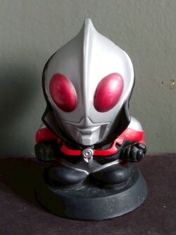 มีหลายภาพ ขนาดประมาณ 5 นิ้ว กระปุกออมสินดาร์คอุลตร้า Apext Dark Ultra **ไม่มีฝาปิดก้น