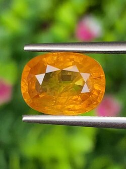 พลอย บุษราคัม Yellow Sapphire 5.04 กะรัต (Cts.) พลอยแท้ อัญมณีมงคลประจําวันเกิด เครื่องประดับพลอย
