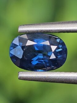 พลอย ไพลิน Blue sapphire 1.07 กะรัต (Cts.) ดิบ unheated พลอยแท้ อัญมณีมงคลประจําวันเกิด เครื่องประดับพลอย