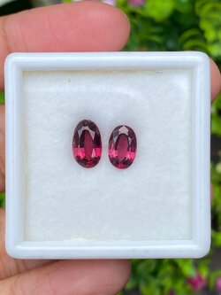 พลอย โรโดไลต์ การ์เน็ท Rhodolite Garnet 3.20 Cts. 2 เม็ด (Pcs.) พลอยแท้ อัญมณีมงคลประจําวันเกิด เครื่องประดับพลอย