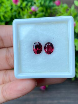พลอย โรโดไลต์ การ์เน็ท Rhodolite Garnet 3.20 Cts. 2 เม็ด (Pcs.) พลอยแท้ อัญมณีมงคลประจําวันเกิด เครื่องประดับพลอย