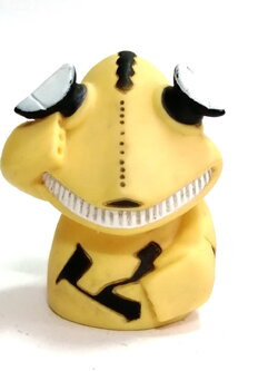 ซอฟสวมนิ้วขนาดใหญ่ สูง3นิ้ว สัตว์ประหลาดเอเรคิงส์ สีเหลืองครีม ของ บ.ซึบุราย่าไชโย งานคนไทย 20 กว่าปีมาแล้ว หายาก สภาพดี